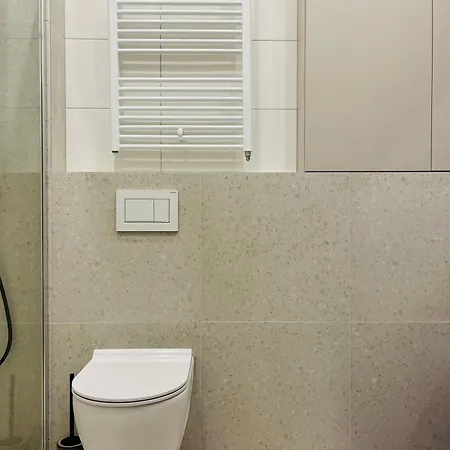 Apartmán Chic And 2 Bed