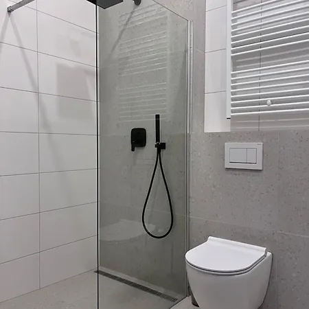Chic And 2 Bed Apartment Bratislava