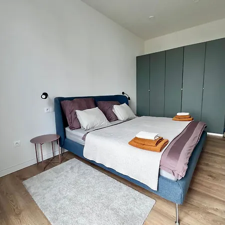 Chic And 2 Bed Bratislava